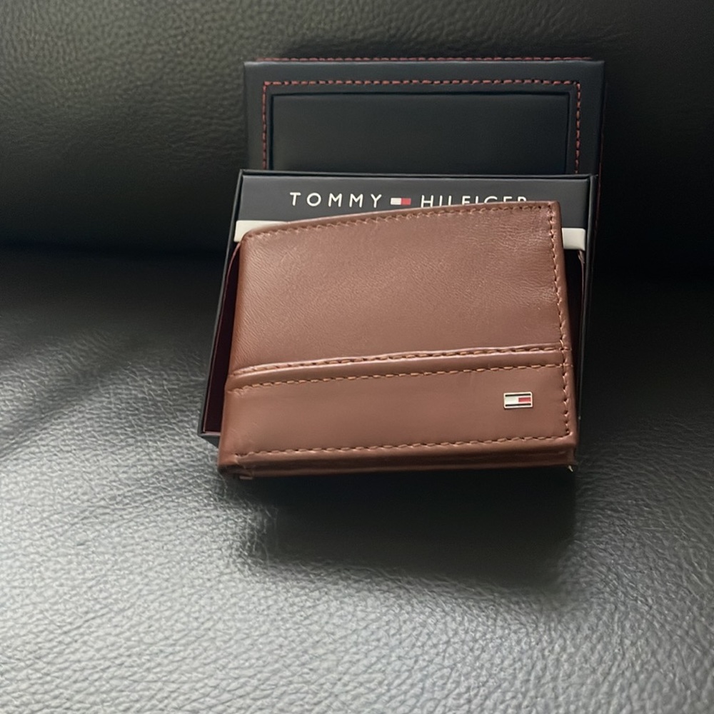 TOMMY HILFIGER WALLET